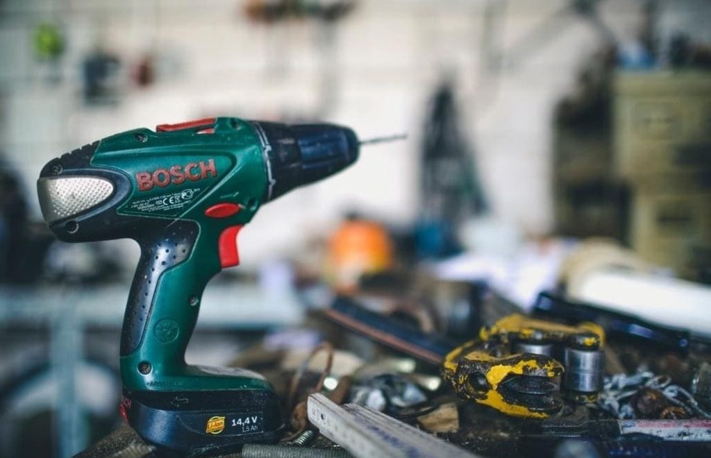 cassetta degli attrezzi indispensabili per lavori fai da te