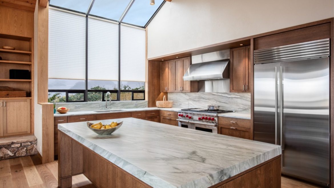 Cucina moderna con isola eleganza e funzionalità